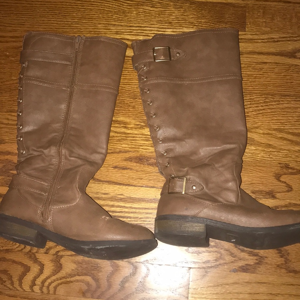 Boots - Picture 2 of 2